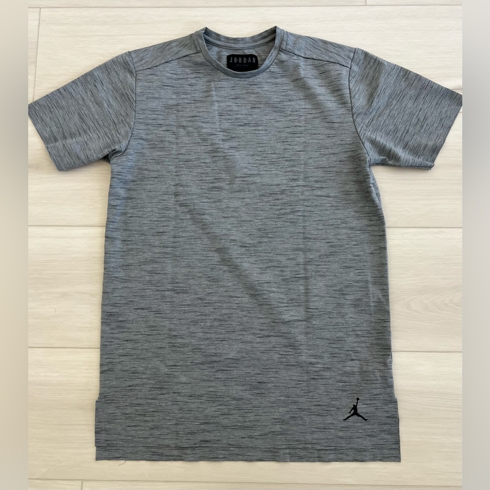 RARE Jordan lux tech fleece extended vented hem shirt sz M